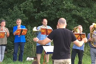 Sommerabschluss am Waldrand